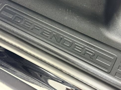 Used 2026 Land Rover Defender 110 X-Dynamic SE AWD/4WD image 18