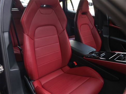 New 2025 Porsche Panamera 4 image 39