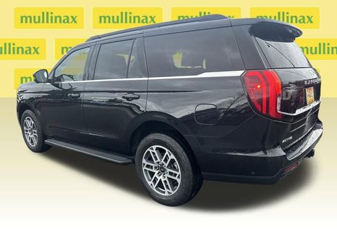 Certified 2025 Ford Expedition Active image 11