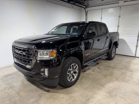 Used 2022 GMC Canyon AT4 w/ Trailering Package AWD/4WD image 3