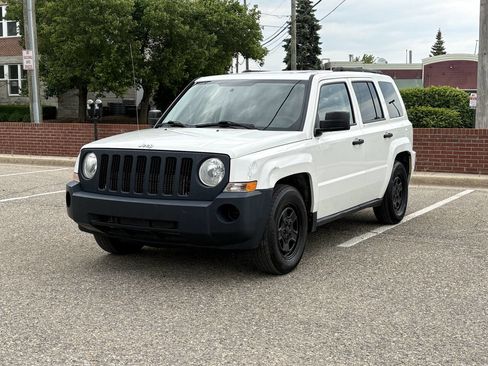 Used 2009 Jeep Patriot Sport FWD image 2