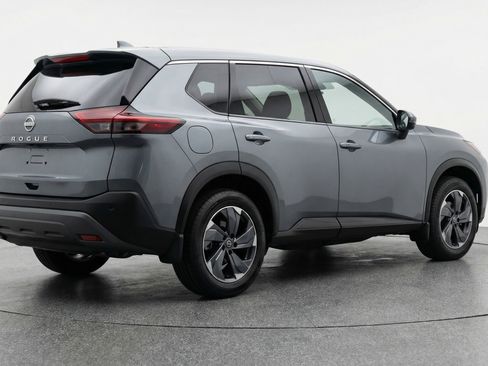 Used 2025 Nissan Rogue SV image 9