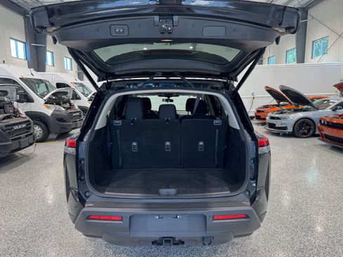 Used 2024 Nissan Pathfinder SV w/ SV Premium Package AWD/4WD image 9