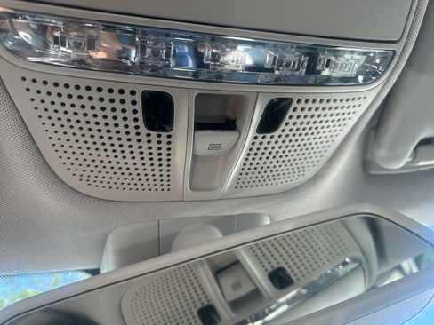 Used 2016 Mercedes-Benz C 300 4MATIC Sedan image 9