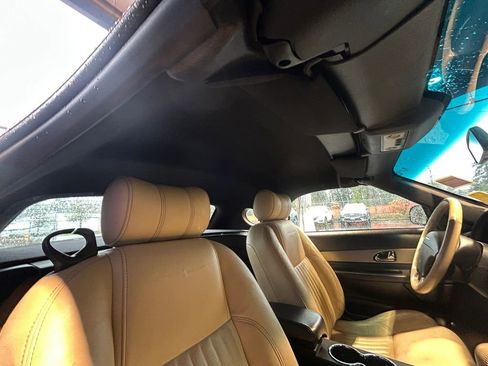 Used 2004 Ford Thunderbird image 26