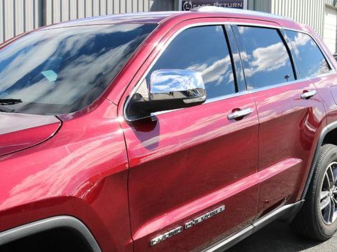 Used 2018 Jeep Grand Cherokee Limited image 4