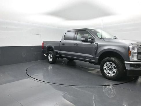 New 2026 Ford F250 XLT w/ FX4 Off-Road Package AWD/4WD image 2