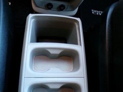 Used 2012 Dodge Grand Caravan SE image 47