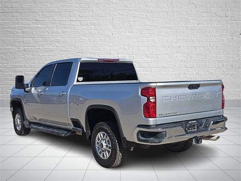Used 2023 Chevrolet Silverado 2500 LT w/ Convenience Package image 3