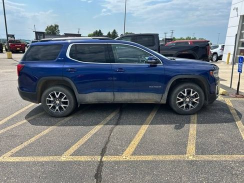 Used 2023 GMC Acadia SLT w/ Preferred Package AWD/4WD image 4