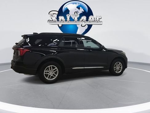 Used 2025 Ford Explorer Active image 9