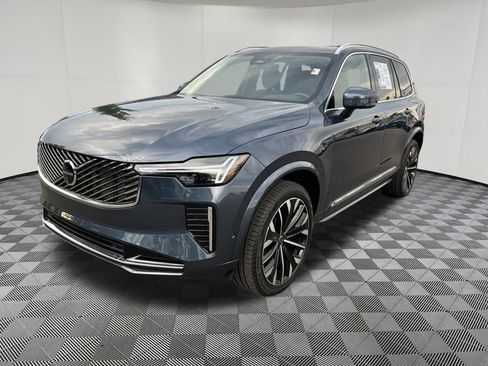 Used 2025 Volvo XC90 B6 Plus AWD/4WD image 3