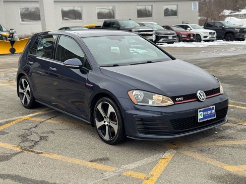 Used 2016 Volkswagen GTI SE image 8