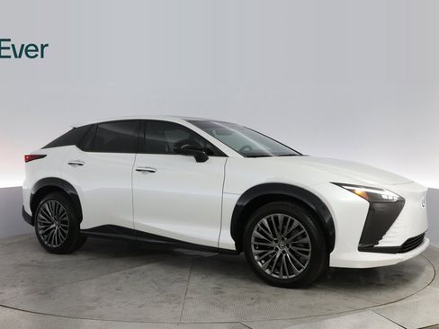 Used 2023 Lexus RZ 450e Premium image 5
