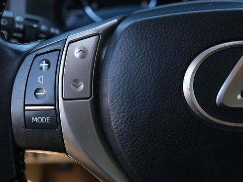 Used 2015 Lexus ES 350 w/ Premium Package FWD image 26