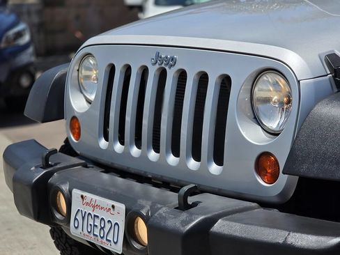 Used 2010 Jeep Wrangler Unlimited Sport AWD/4WD image 5
