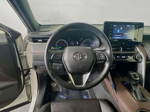 Used 2021 Toyota Venza XLE w/ Softex Package image 13