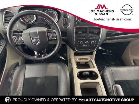 Used 2018 Dodge Grand Caravan SXT FWD image 22