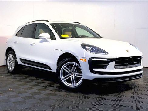 New 2026 Porsche Macan AWD/4WD image 9