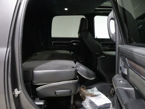 Used 2025 RAM 2500 Laramie image 21