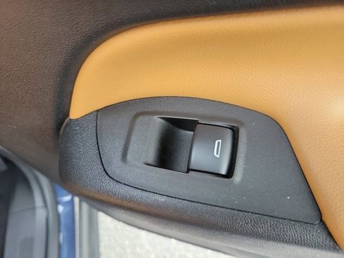 Used 2019 Chevrolet Equinox Premier image 12