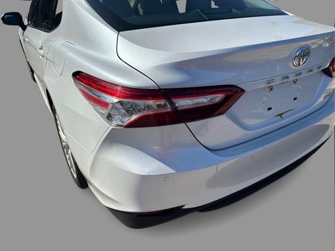 Used 2018 Toyota Camry XLE FWD image 38