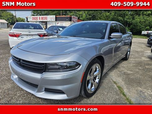 Used 2015 Dodge Charger SE w/ Popular Equipment Group RWD image 1