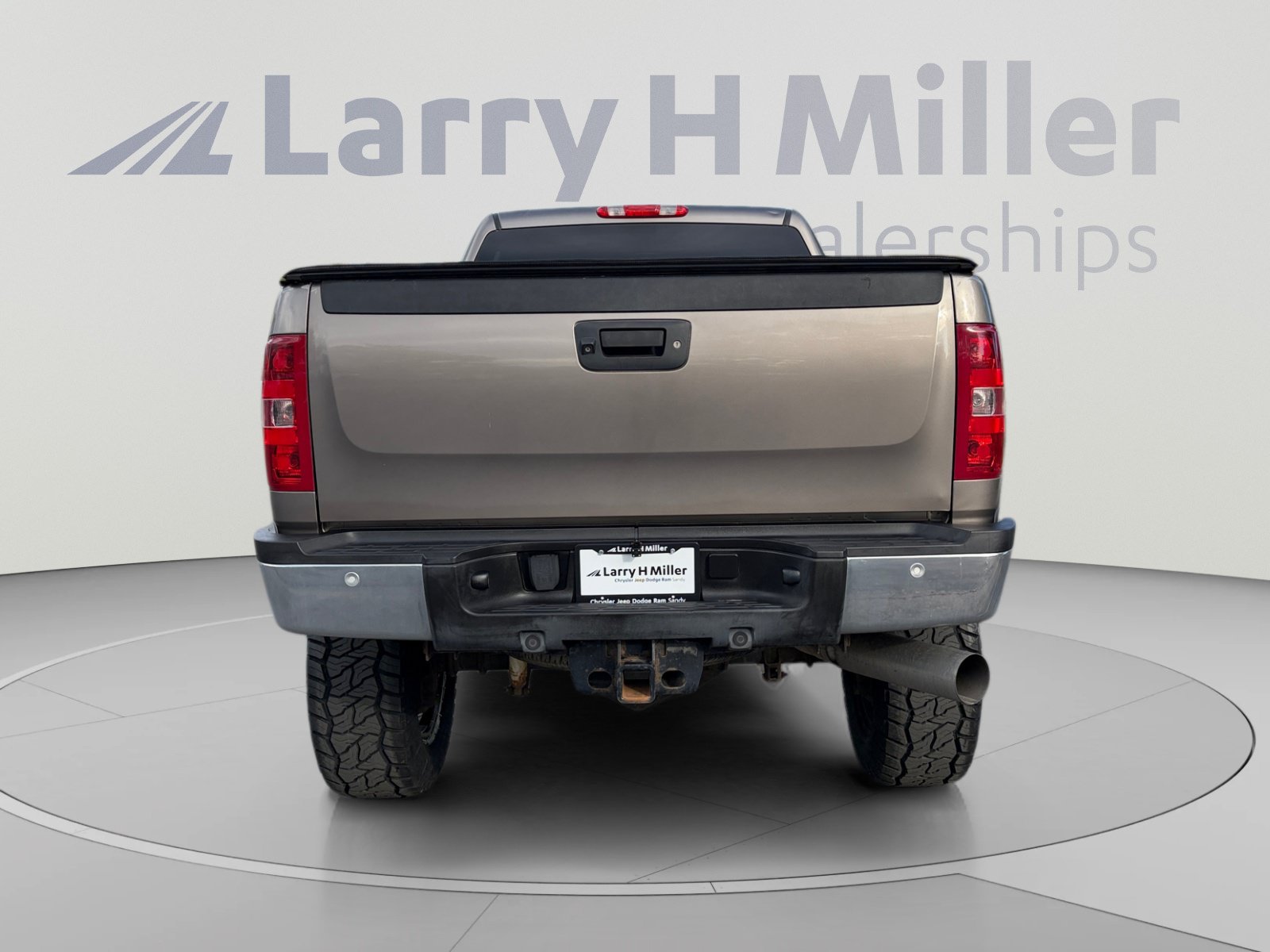 Used 2014 Chevrolet Silverado 3500 LTZ AWD/4WD image 4