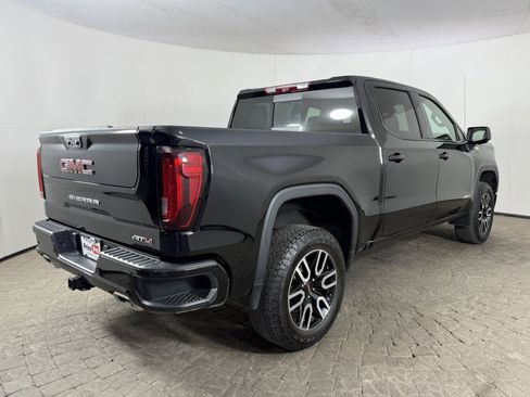 Used 2025 GMC Sierra 1500 AT4 w/ Technology Package AWD/4WD image 9