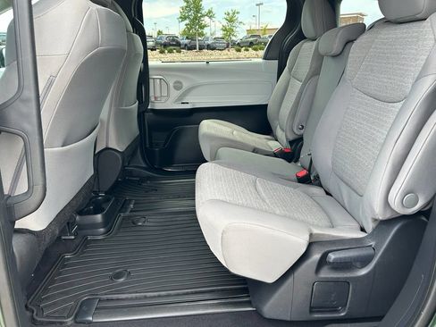 Used 2025 Toyota Sienna LE FWD image 26