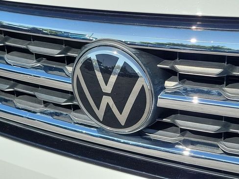 Used 2020 Volkswagen Atlas Cross Sport SE w/ Panoramic Sunroof Package image 30