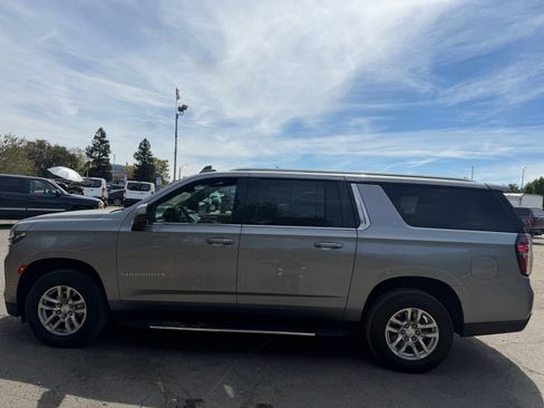 Used 2024 Chevrolet Suburban LT AWD/4WD image 2