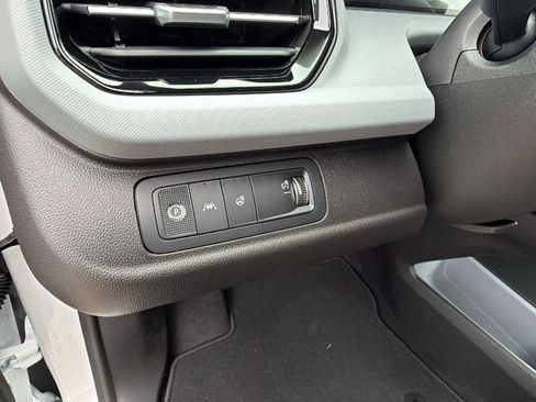 New 2027 Chevrolet Bolt LT w/ Comfort Package FWD image 18