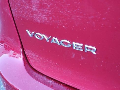 Used 2026 Chrysler Voyager LX FWD image 27