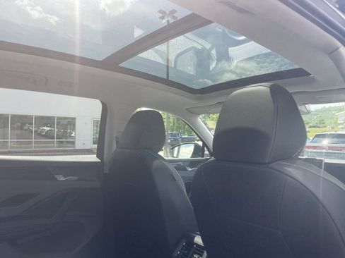 New 2026 Volkswagen Tiguan SE AWD/4WD image 5