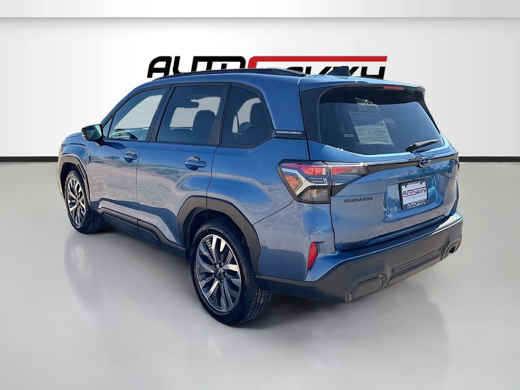 Used 2025 Subaru Forester Touring AWD/4WD image 5