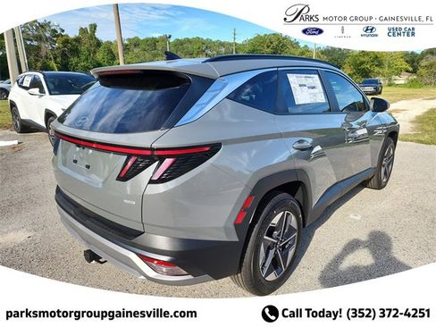 New 2025 Hyundai Tucson SEL image 3