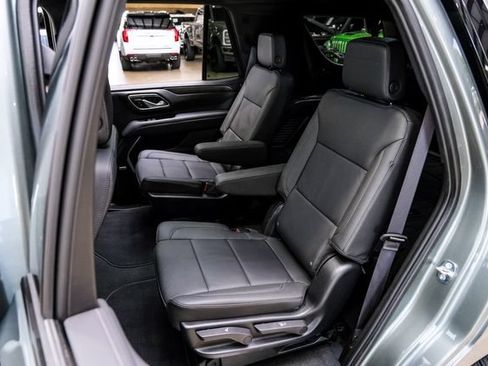 Used 2024 Chevrolet Tahoe Z71 w/ Z71 Off-Road Package AWD/4WD image 13