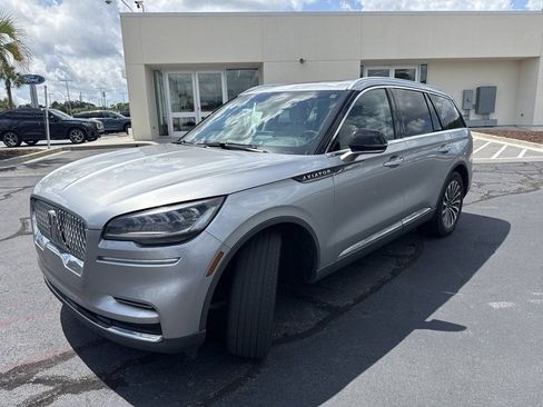 Used 2023 Lincoln Aviator 2WD w/ Premium Package image 6