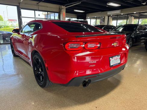 Used 2020 Chevrolet Camaro LT RWD image 5