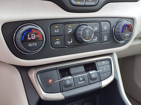 Used 2024 GMC Terrain Denali AWD/4WD image 8