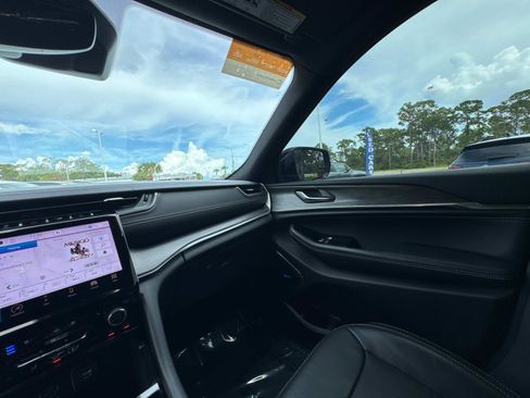 Certified 2022 Jeep Grand Cherokee L Overland image 28