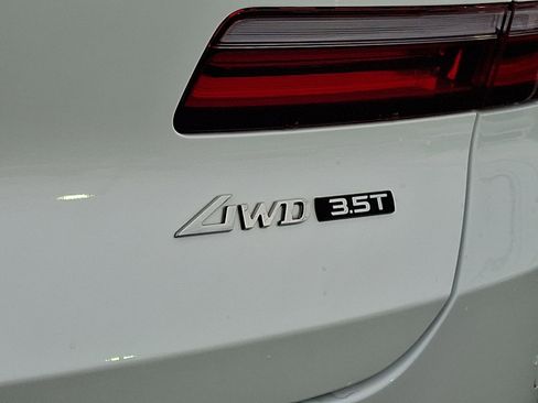 Certified 2025 Genesis GV80 3.5T Advanced AWD/4WD image 30