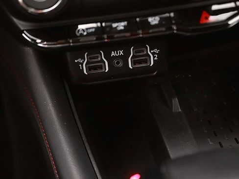 Used 2025 Dodge Durango GT AWD/4WD image 23