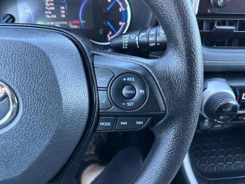 Used 2023 Toyota RAV4 XLE AWD/4WD image 24