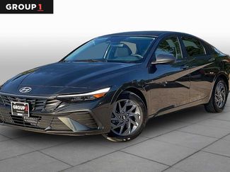 Used 2024 Hyundai Elantra Blue FWD video 1