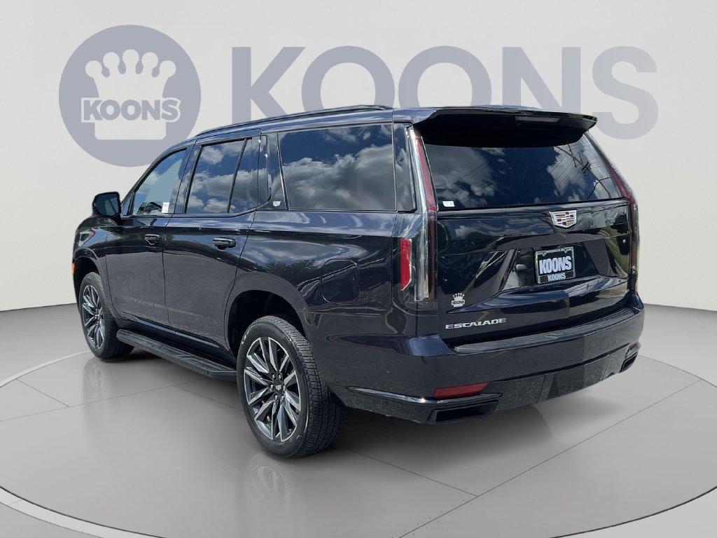 Used 2023 Cadillac Escalade Sport Platinum w/ Heavy-Duty Trailer Package AWD/4WD image 4