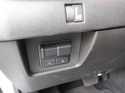 Used 2025 GMC Canyon Elevation w/ Convenience Package AWD/4WD image 16