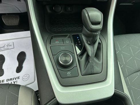 Certified 2022 Toyota RAV4 XLE AWD/4WD image 26