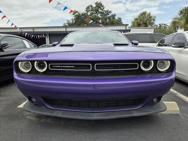 Used 2018 Dodge Challenger R/T Scat Pack w/ Leather Interior Group RWD image 2